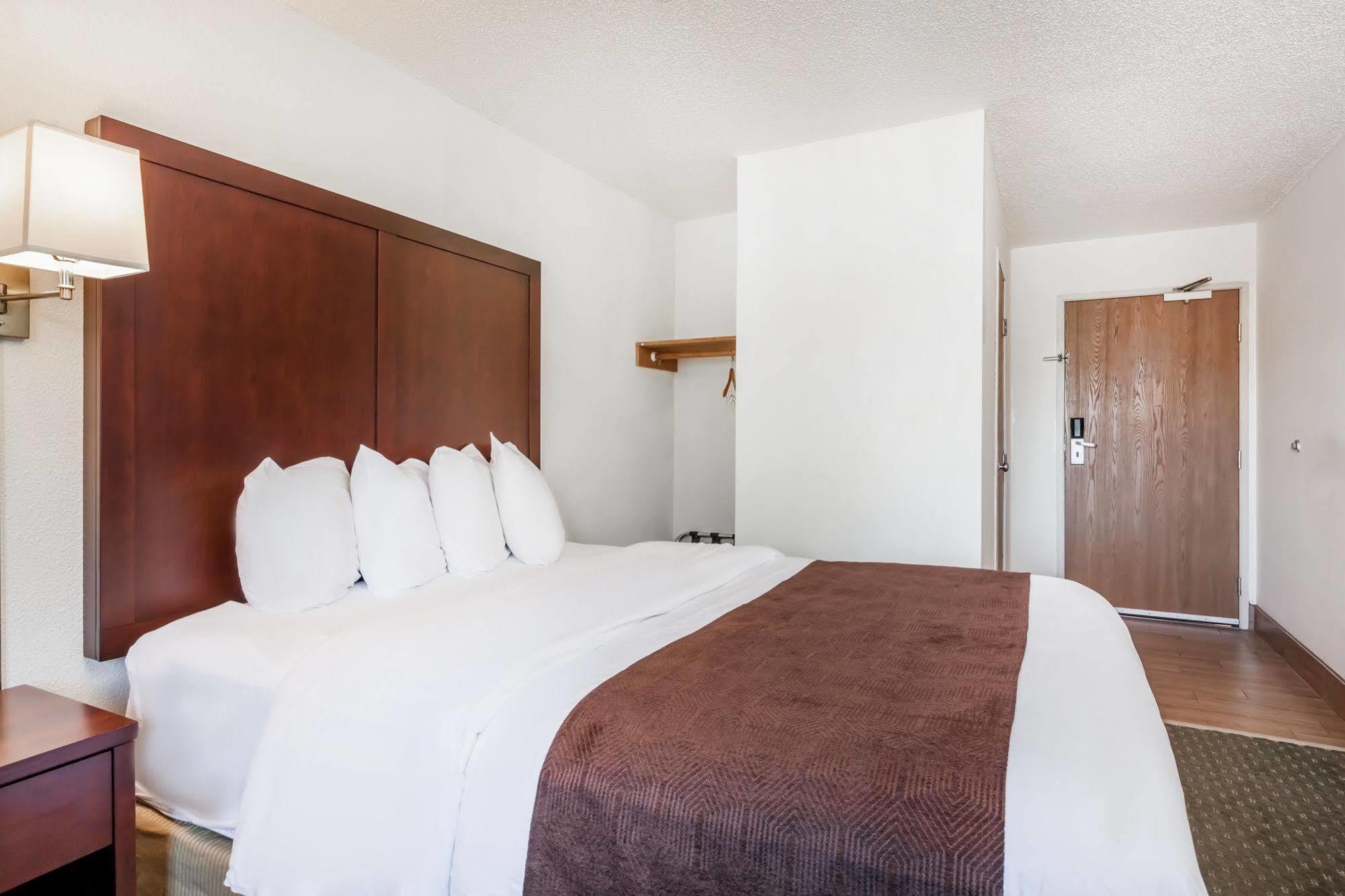 Quality Inn & Suites Clackamas - Portland Ngoại thất bức ảnh