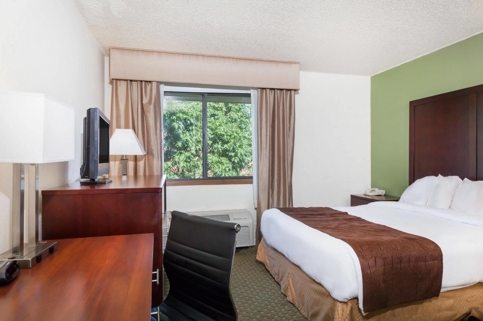 Quality Inn & Suites Clackamas - Portland Ngoại thất bức ảnh